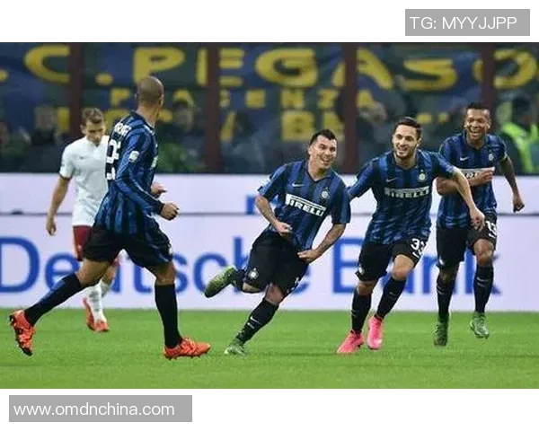 中超精彩对决曼联与国米战成平局乌龙球成比赛转折点分析