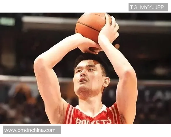 姚明在比赛中独占座位引发热议球迷对明星待遇的不同看法