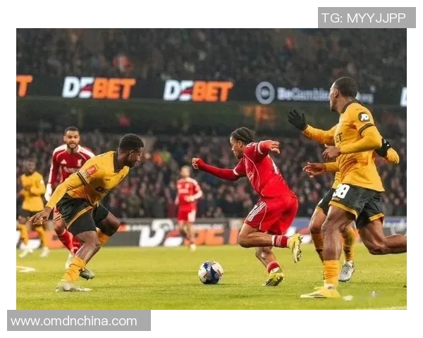 足总杯激战阿森纳险胜利物浦红牌争议引发全场热议 足总杯激战阿森纳险胜利物浦红牌争议引发全场热议